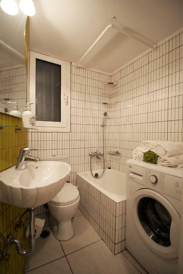 Appartamento Luxury Flat In Kolonaki, 3' Metro Atene Esterno foto